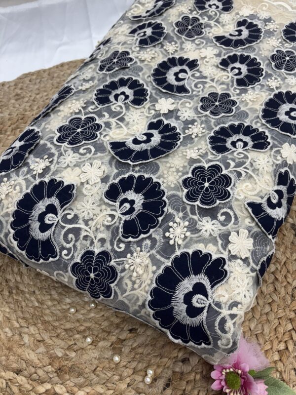 Embroidery cutwork fabric