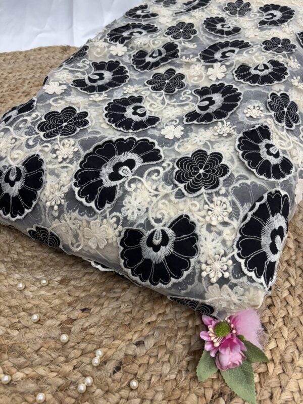 Embroidery cutwork fabric